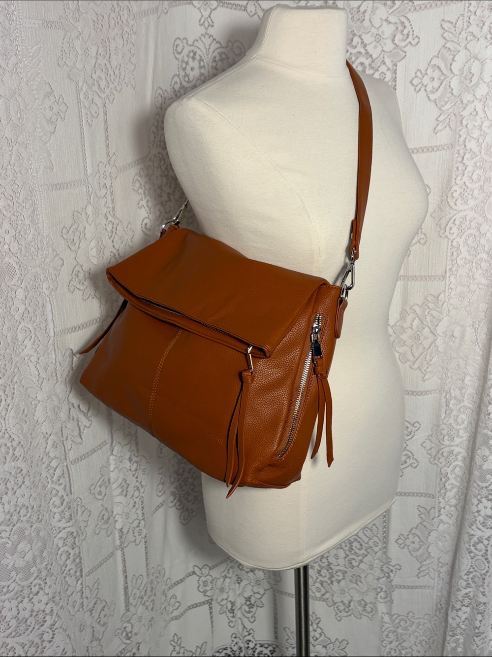 Everyday Shoulder Hobo Bag in Cognac Brown